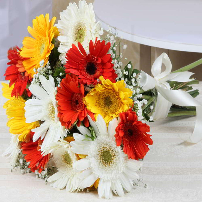 Choose Beautiful Fresh Flowers Bouquet and Send it to your Loved Ones from Flowersacrossindia.com