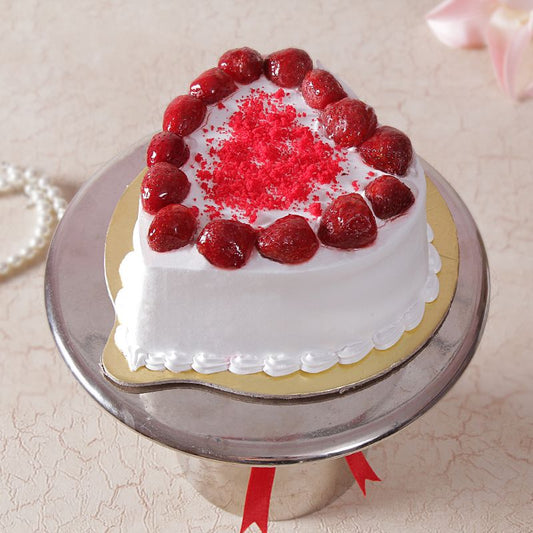 Heart Shape Fresh Strawberry Creamy Cake