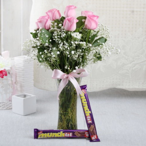Roses in Glass Vase with Munch Chocolate Bars