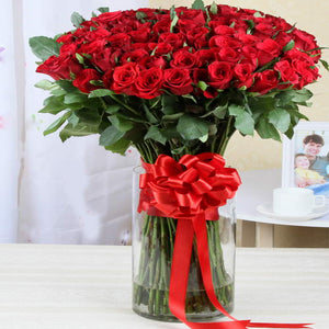 Exquisite Red Roses in Glass Vase