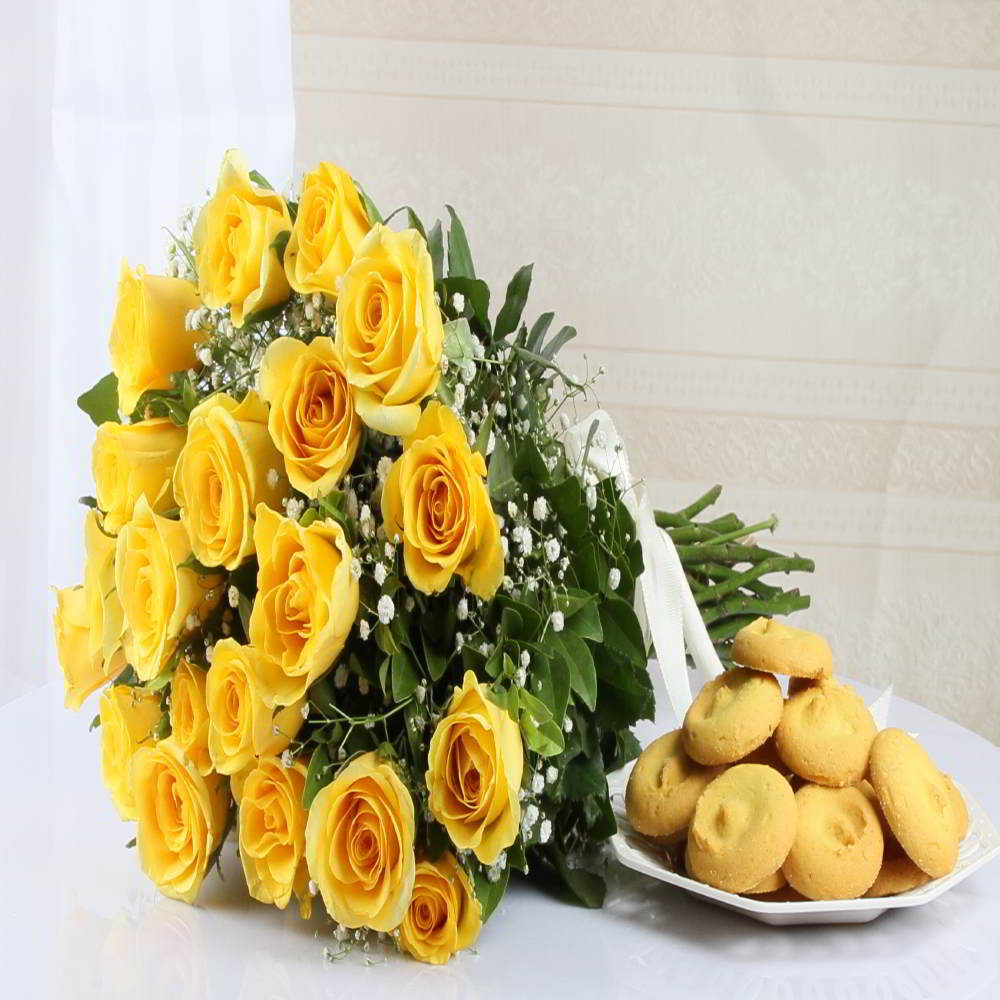 Bouquet of Yellow Roses with Cookies