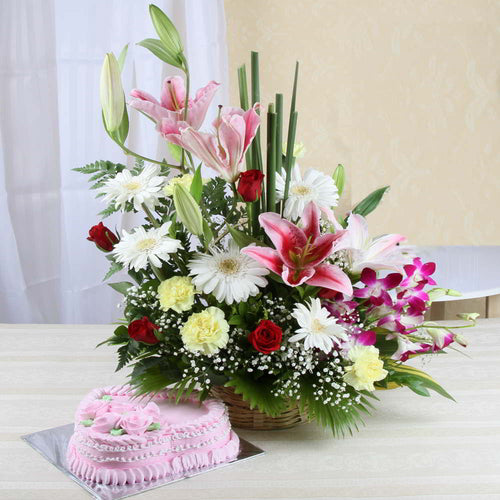 Strawberry Cake and Mix Seasonal Flowers Arrangement