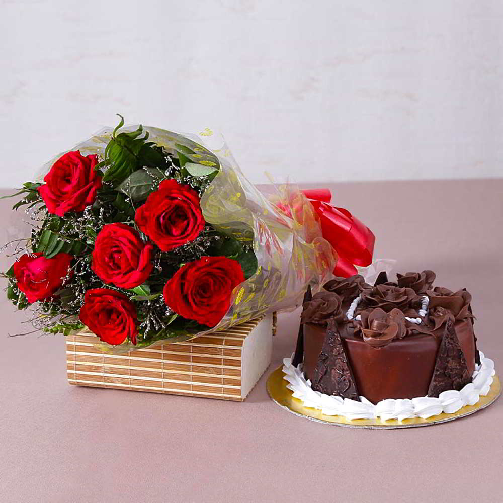 Six Red Roses Bunch with Half Kg Chocolate Truffle Cake